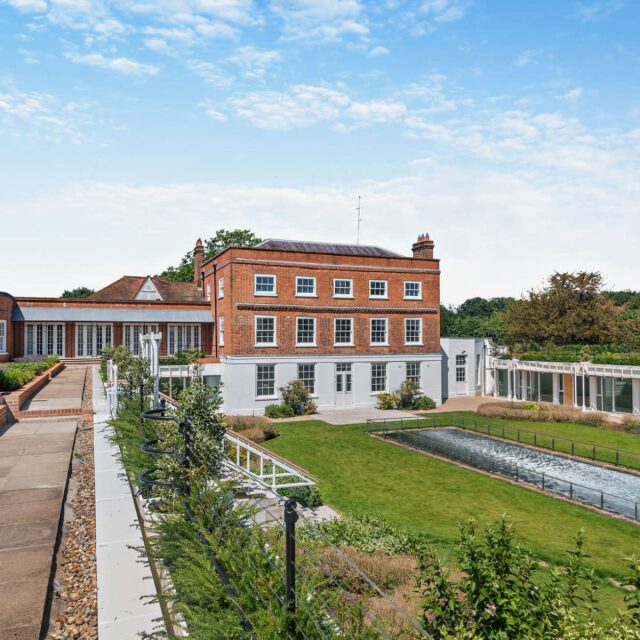 No.4 Eastley End House